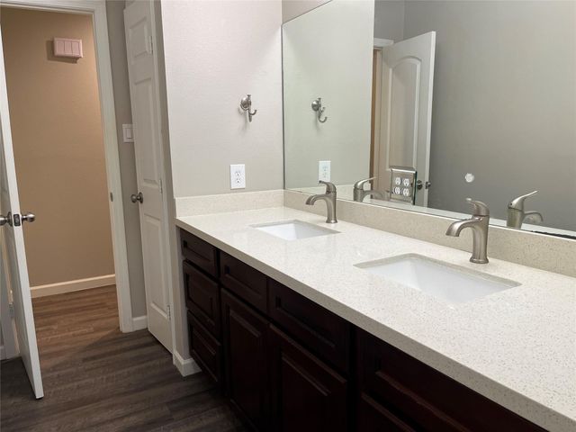 304 S Shadowbend Avenue, Friendswood, TX 77546