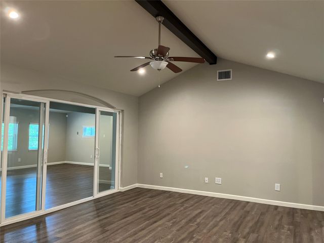 304 S Shadowbend Avenue, Friendswood, TX 77546