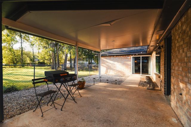 419 Magnolia Bend, New Caney, TX 77357