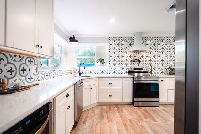 419 Magnolia Bend, New Caney, TX 77357