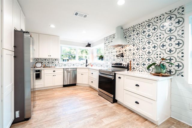 419 Magnolia Bend, New Caney, TX 77357