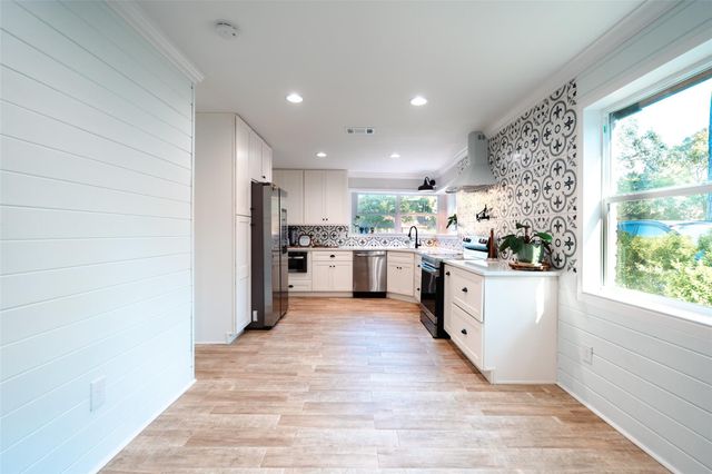 419 Magnolia Bend, New Caney, TX 77357