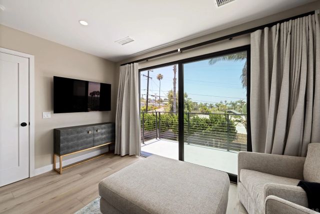 4525 Alhambra St, San Diego, CA 92107