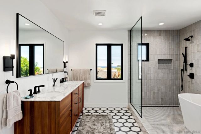 4525 Alhambra St, San Diego, CA 92107