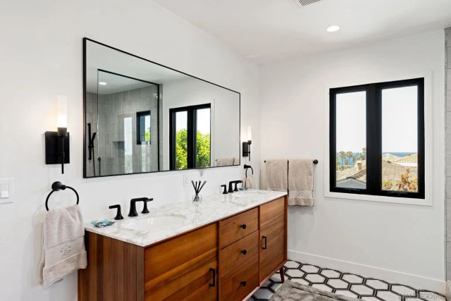4525 Alhambra St, San Diego, CA 92107