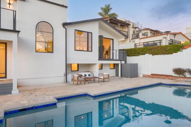 4525 Alhambra St, San Diego, CA 92107