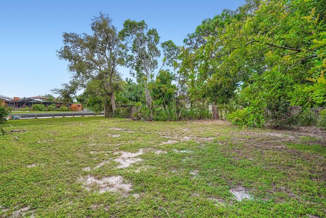 7222 MEADOWBROOK DRIVE, Sarasota, FL 34243