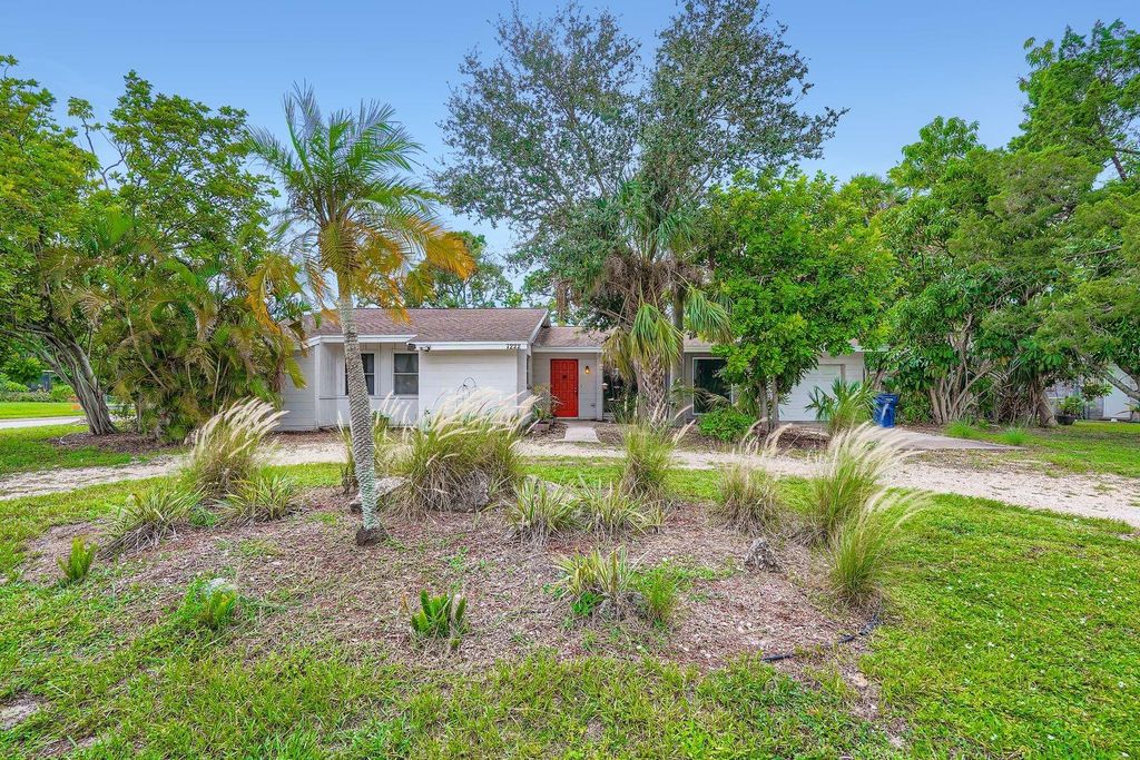 7222 MEADOWBROOK DRIVE, Sarasota, FL 34243
