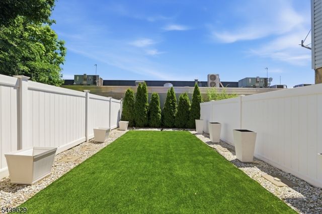 252 Mount Pleasant Ave 1, Newark City, NJ 07104