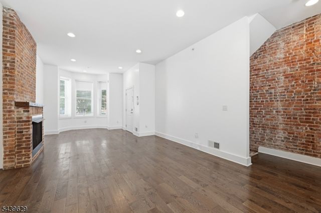 252 Mount Pleasant Ave 1, Newark City, NJ 07104