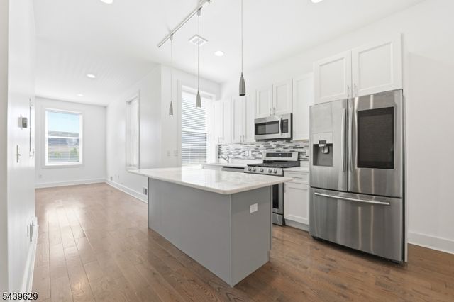 252 Mount Pleasant Ave 1, Newark City, NJ 07104