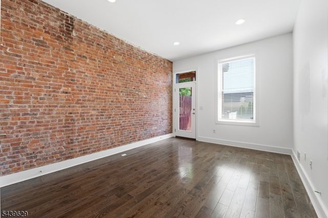 252 Mount Pleasant Ave 1, Newark City, NJ 07104