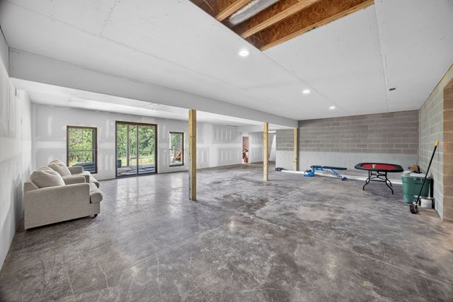 4413 Twin Creeks Dr, Cookeville, TN 38506