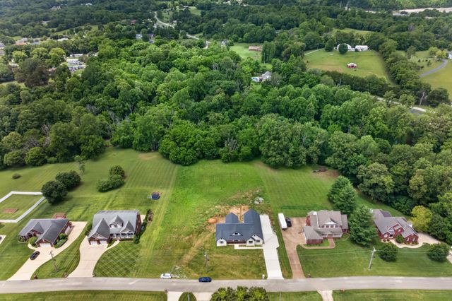 4413 Twin Creeks Dr, Cookeville, TN 38506