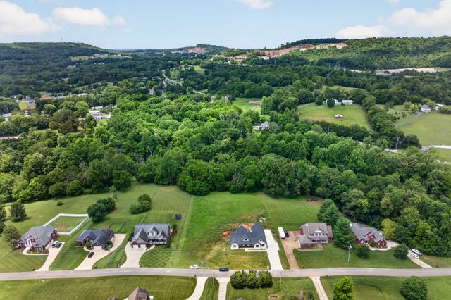 4413 Twin Creeks Dr, Cookeville, TN 38506