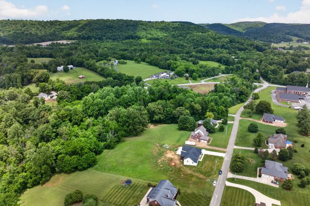 4413 Twin Creeks Dr, Cookeville, TN 38506