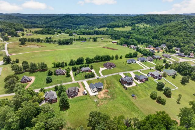 4413 Twin Creeks Dr, Cookeville, TN 38506