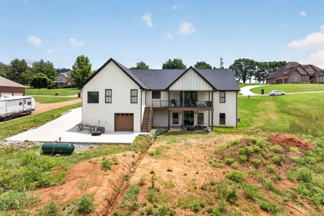 4413 Twin Creeks Dr, Cookeville, TN 38506