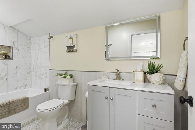 6231 MARLORA RD, Baltimore, MD 21239