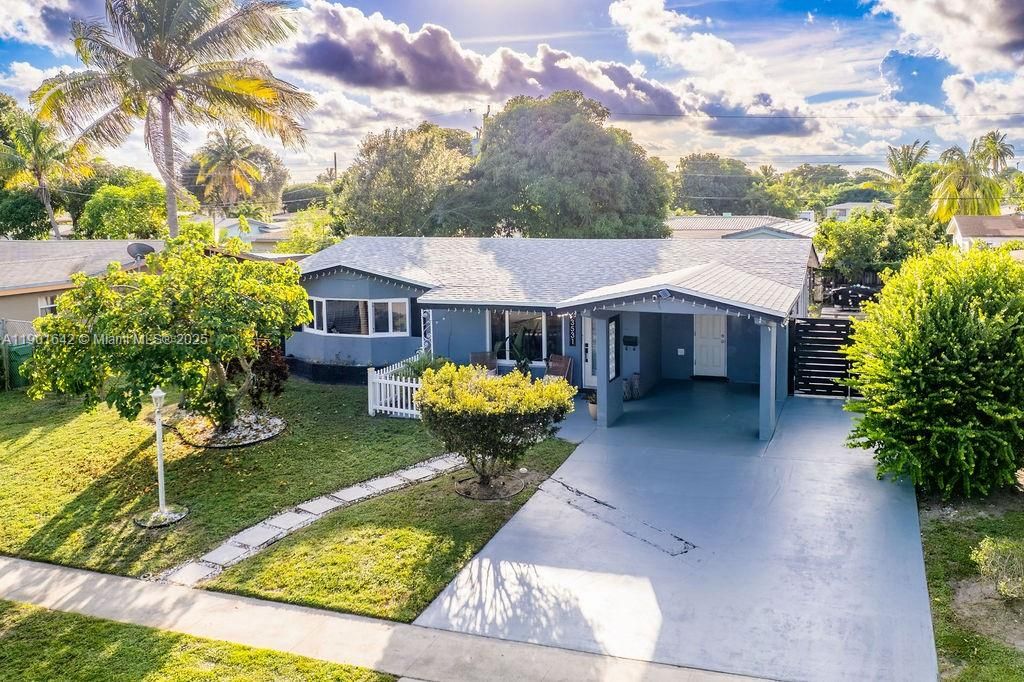 3531 NW 34th Ave, Lauderdale Lakes, FL 33309