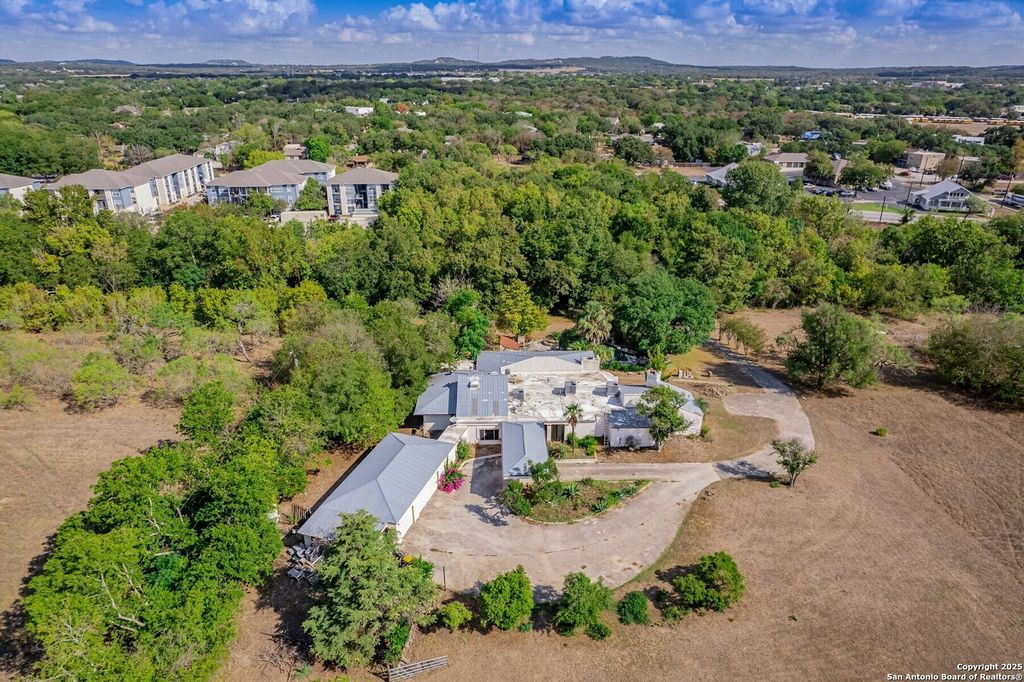 901 RIVER RD, Boerne, TX 78006