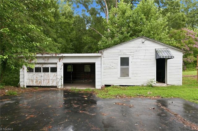 1011 4th Street, Eden, NC 27288