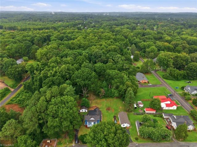 1011 4th Street, Eden, NC 27288