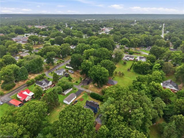1011 4th Street, Eden, NC 27288