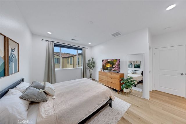 15280 HORIZON ST 6, Fontana, CA 92336