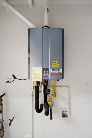 15280 HORIZON ST 6, Fontana, CA 92336