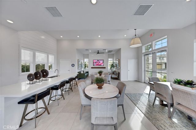 15280 HORIZON ST 6, Fontana, CA 92336