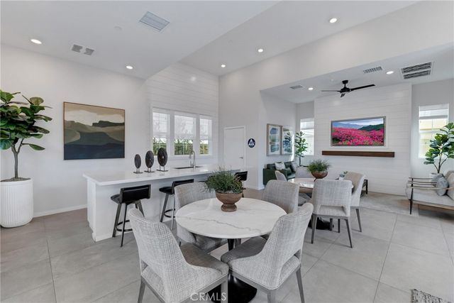 15280 HORIZON ST 6, Fontana, CA 92336