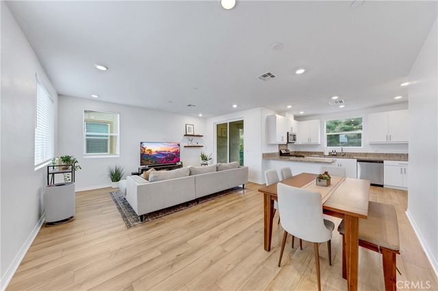 15280 HORIZON ST 6, Fontana, CA 92336