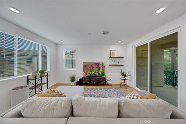 15280 HORIZON ST 6, Fontana, CA 92336