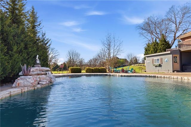 10777 W 179th Terrace, Overland Park, KS 66013
