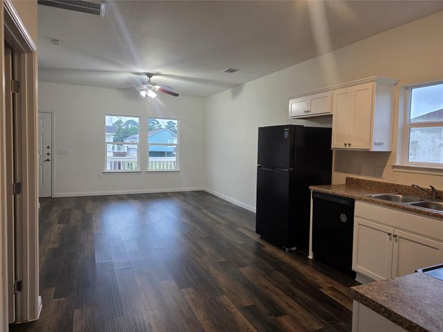 6311 White Oak Drive, Hitchcock, TX 77563