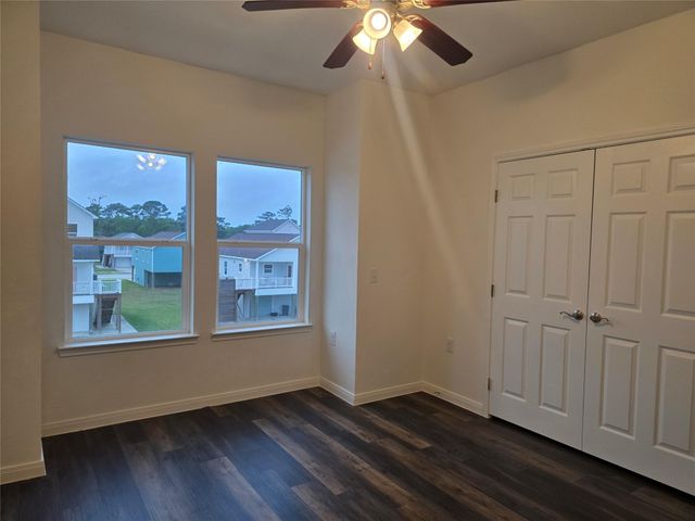 6311 White Oak Drive, Hitchcock, TX 77563