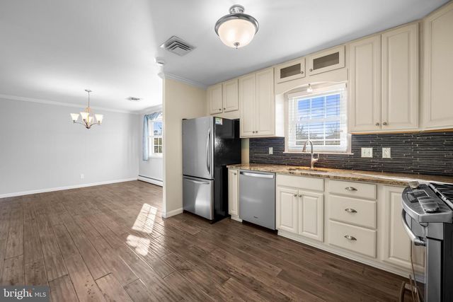 2112 SUBURBAN GREENS DR, Lutherville Timonium, MD 21093