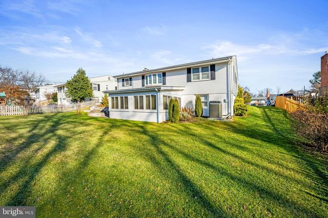 2112 SUBURBAN GREENS DR, Lutherville Timonium, MD 21093