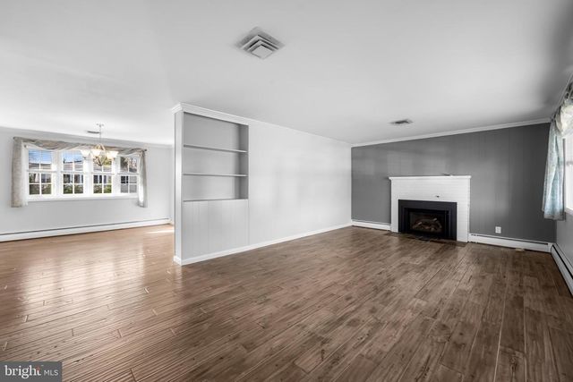 2112 SUBURBAN GREENS DR, Lutherville Timonium, MD 21093