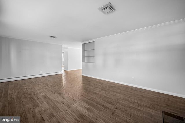 2112 SUBURBAN GREENS DR, Lutherville Timonium, MD 21093