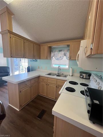 11630 Ariana DR, Fort Myers, FL 33908