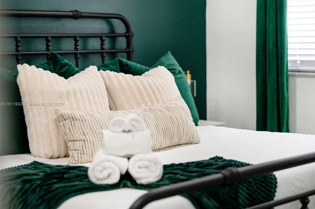 329 SE 12th Ave, Pompano Beach, FL 33060