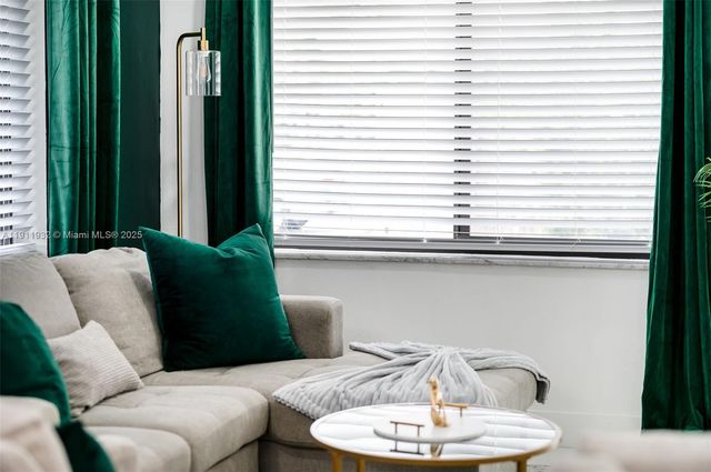 329 SE 12th Ave, Pompano Beach, FL 33060