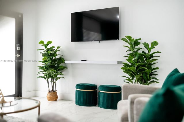 329 SE 12th Ave, Pompano Beach, FL 33060