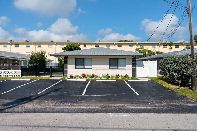 329 SE 12th Ave, Pompano Beach, FL 33060