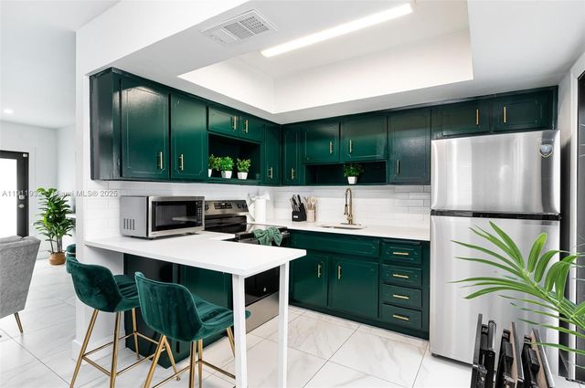 329 SE 12th Ave, Pompano Beach, FL 33060