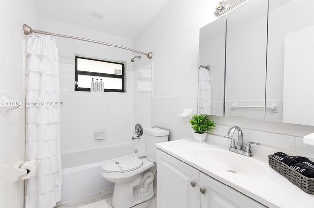 329 SE 12th Ave, Pompano Beach, FL 33060