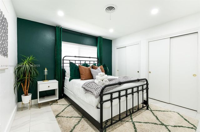 329 SE 12th Ave, Pompano Beach, FL 33060