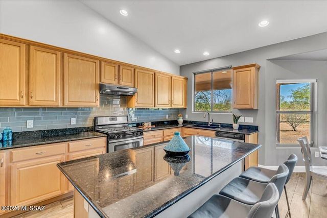 15997 W Short Cotton Place, Marana, AZ 85653